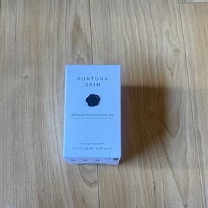 Biphase Moisturizing Oil